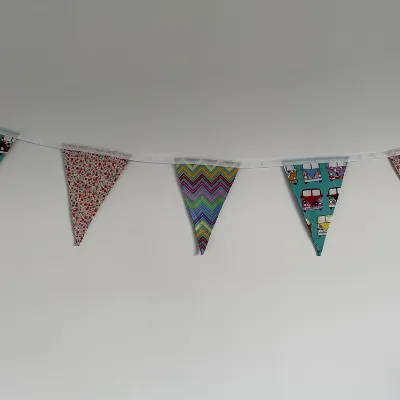 Camper Van Bunting (025) 1