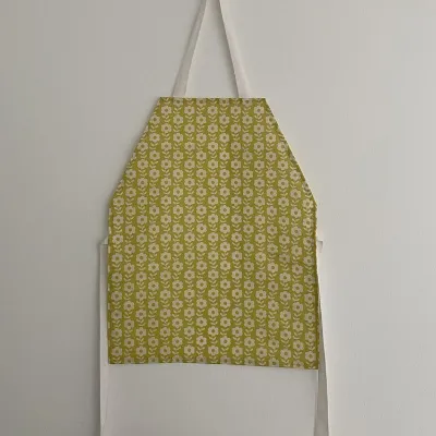 Children’s Yellow Flower Apron (032) 1