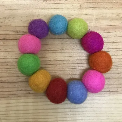 Felt Ball Bracelet (436) 1