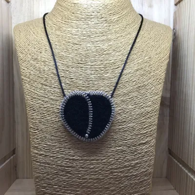 Felt Zip Necklace (265) 1