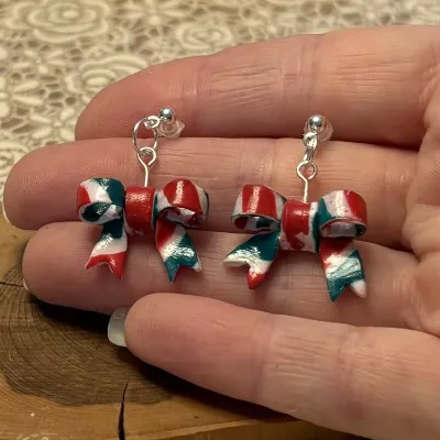 Pretty Christmas Bow Earrings 3