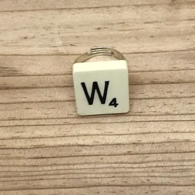 Scrabble Ring W (152) 1