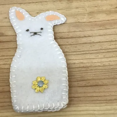 White Rabbit Finger Puppet (092) 1