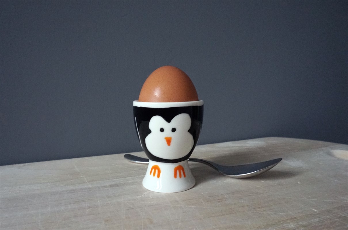 https://www.smallmarket.co.uk/asset/images/penguin-egg-cup-4889.jpg